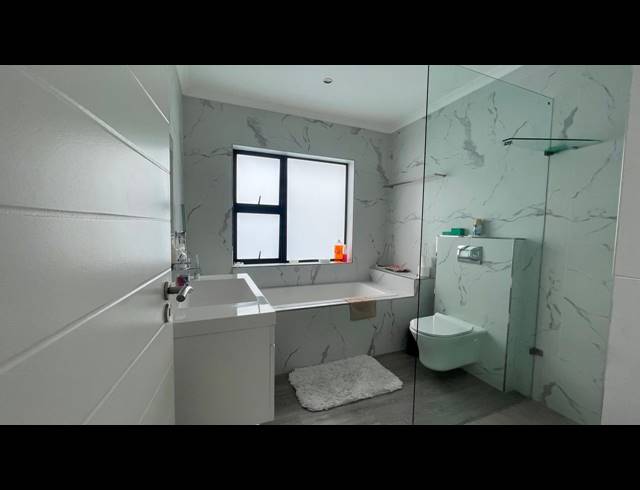 3 BEDROOM FREEHOLD FOR SALE IN SAGEWOOD